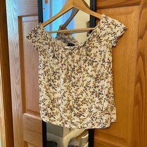 American Eagle Outfitters Size Small White Floral Off the Shoulder Top
